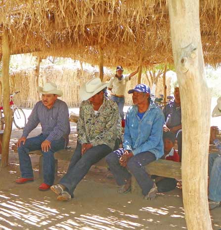 integrantes del tribu yaqui